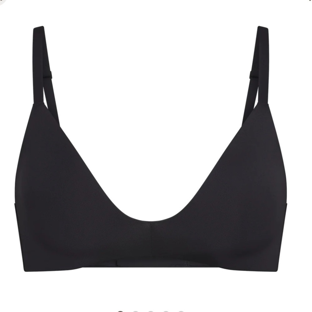 NEW SKIMS FITS EVERYBODY T SHIRT DEMI BRA IN ONYX